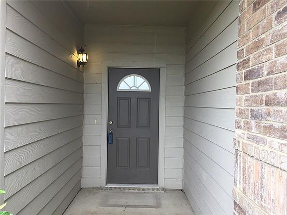 3rd image of 601 Tradewind Dr