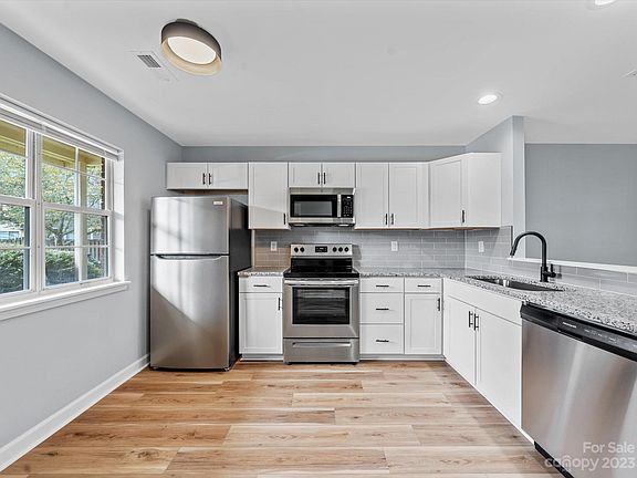 5th image of 3687 Huyton Ct
