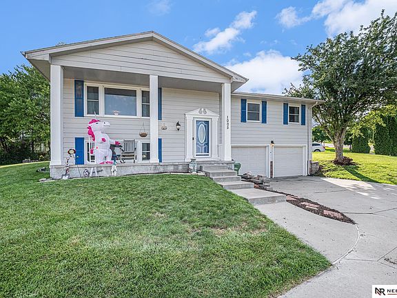 3rd image of 1005 Grenoble Dr