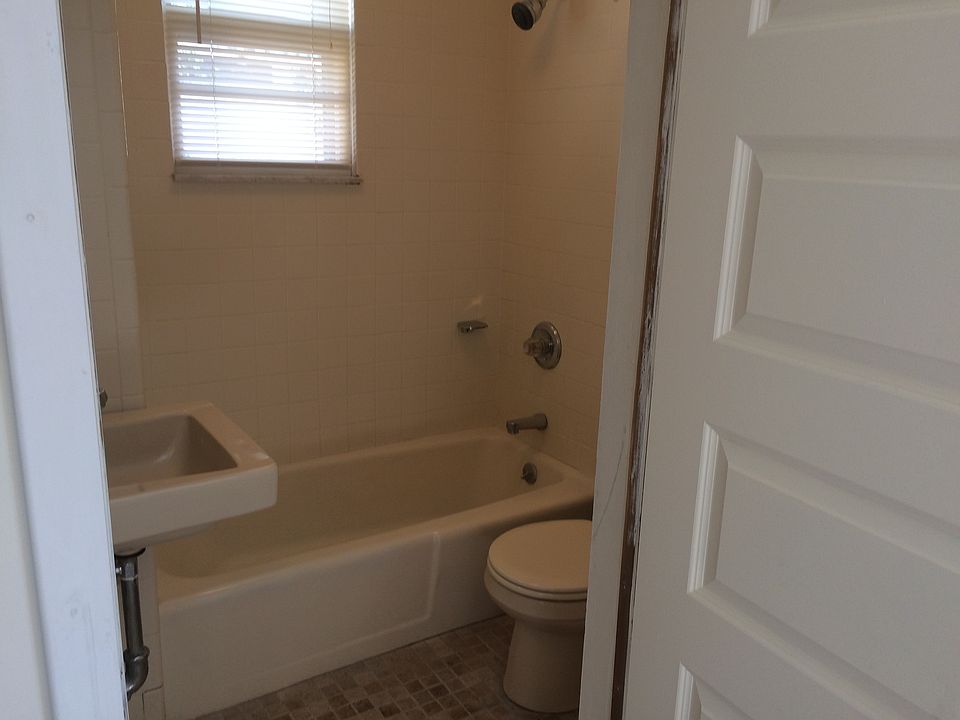 Modern Tile Bath