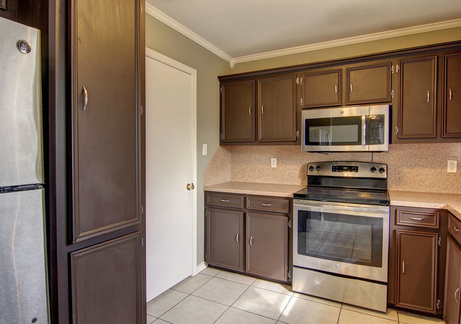 5825 Skylark - 3/Bed 2/Bath - $1,595/month — Photo 3