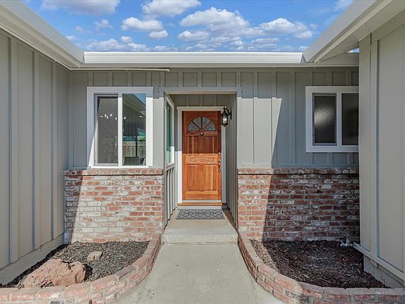 5th image of 779 Broadmoor Dr