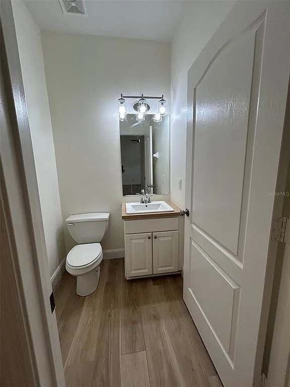 3 bed, 3.5 bath, 2087 sqft, $2,500 — Photo 4