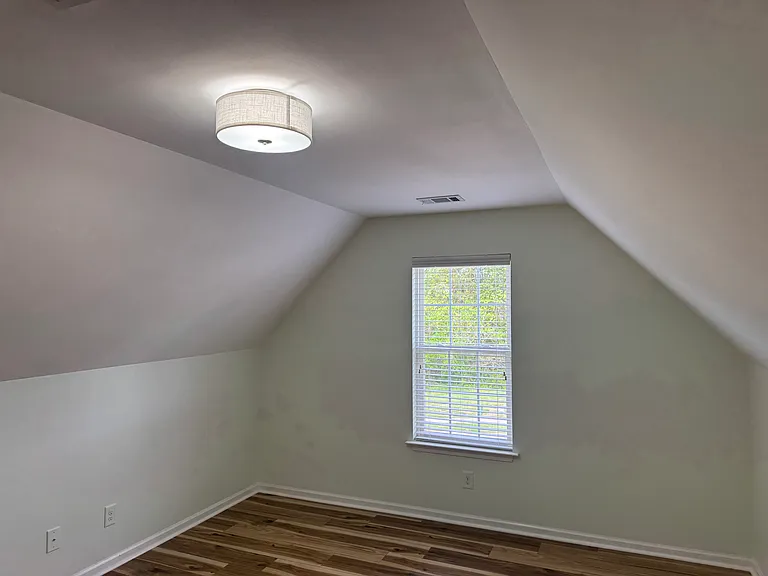 136 Madelia Pl — Photo 35