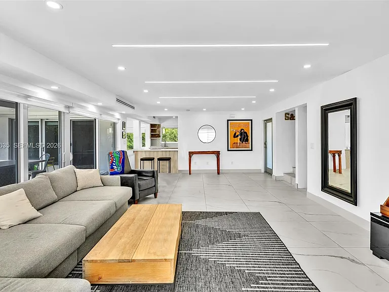 9257 Bay Dr — Photo 8