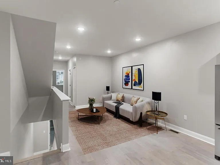 667 N 39th St #1 — Photo 3