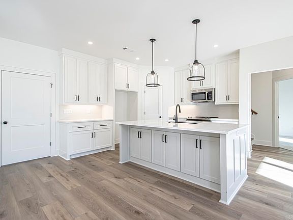5th image of 261 S Grant St #433