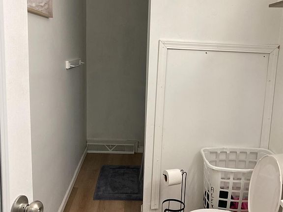 5th image of 327 Keefer St #329