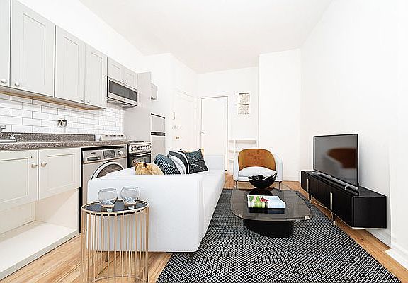 2nd image of 324 E 74th St APT 5C