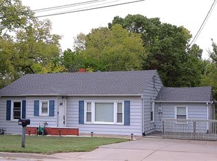 202 NE 76th Ter, Gladstone, MO 64118