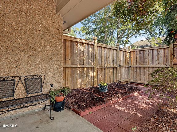 3rd image of 7412 Ridgeview Place