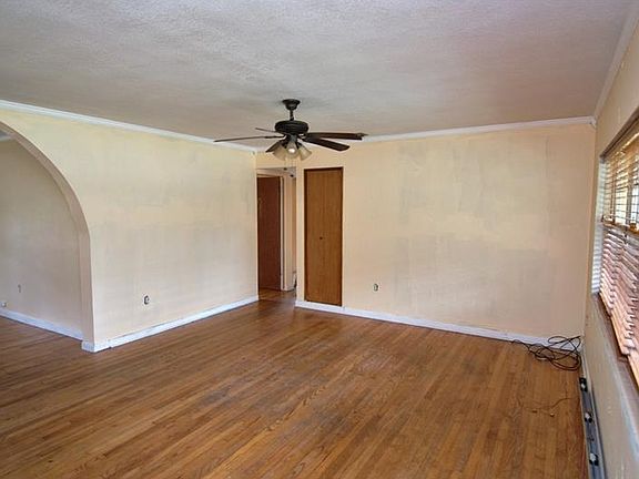 3rd image of 518 N Lakemont Ave