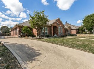 109 Bremen Dr, Hurst, TX 76054
