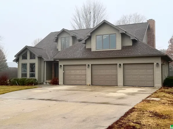 104 Perch St, Storm Lake, IA 50588