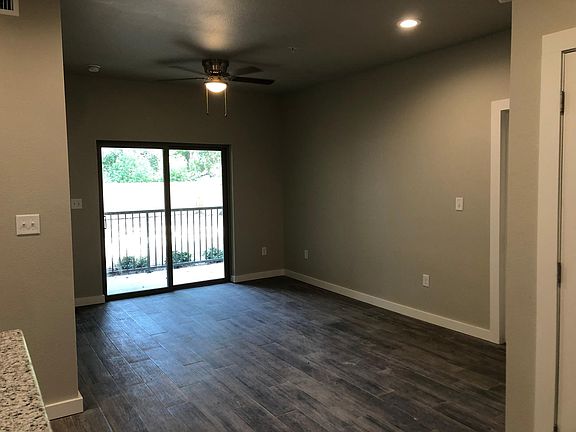 4th image of 1129 Johnson St #1103