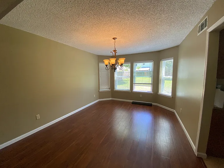 1619 S Fir Pl — Photo 3