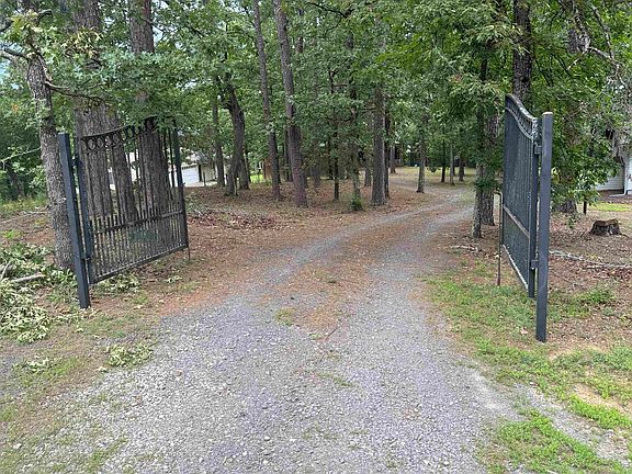 3rd image of 98 Lakeside Dr