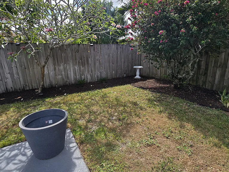 128 Swan Pkwy E — Photo 15