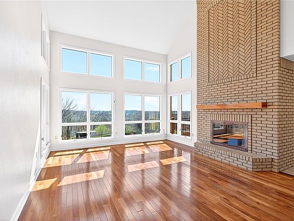 3rd image of 258 Evans Rd