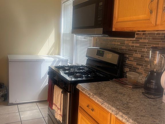 2nd image of 7123 N Damen Ave Unit 1E