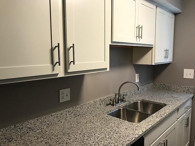 2nd image of 212 Pinnacle Ct
