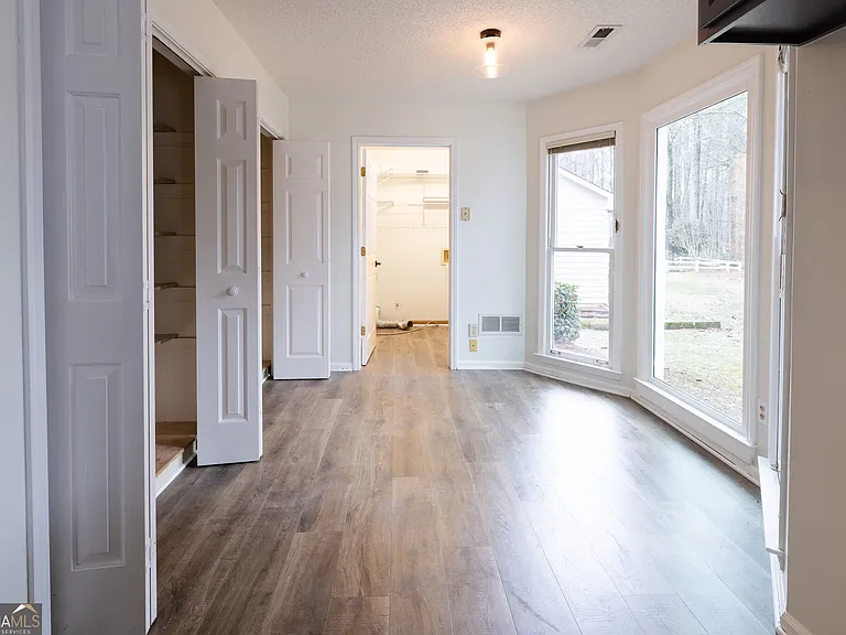 112 Glendale Dr — Photo 37