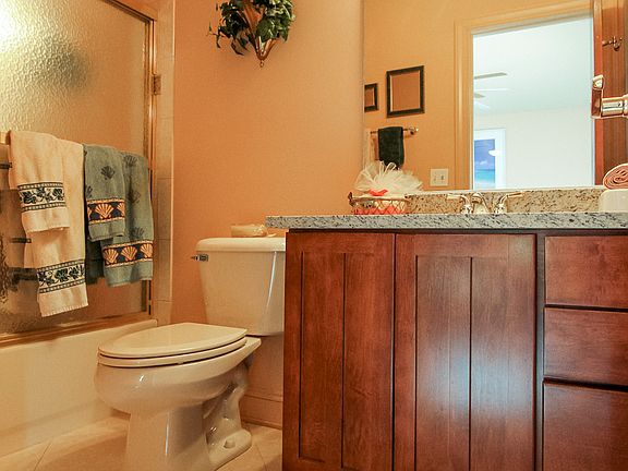 Private Bath - Bedroom 4