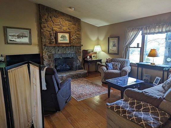 5th image of 96 Linda Ln