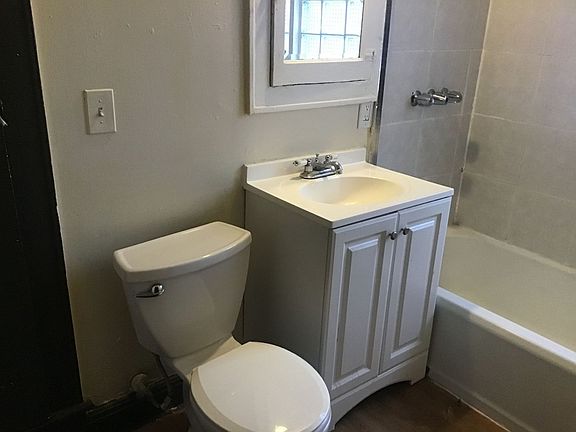 5th image of 977-983 W Arthur Ave #4
