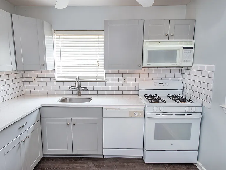 901 Stuyvesant Ave #101 — Photo 3