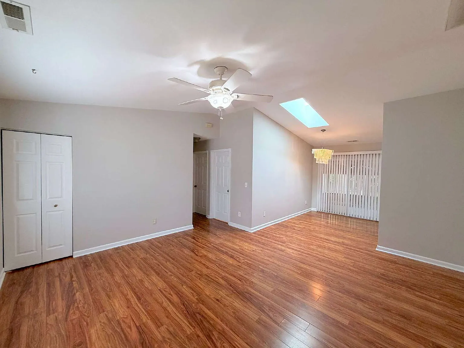 3 bed, 2.0 bath, 1250 sqft, $1,895 — Photo 3