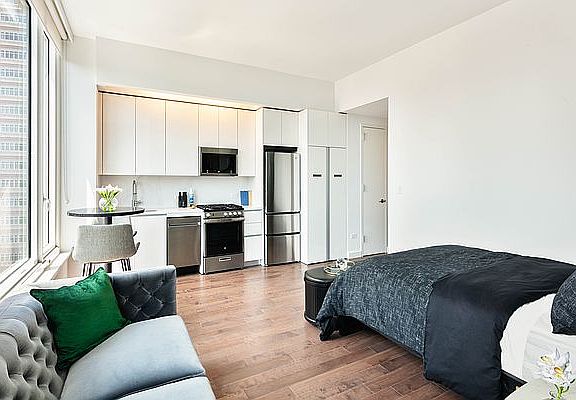 4th image of 232 E 54th St APT 32B