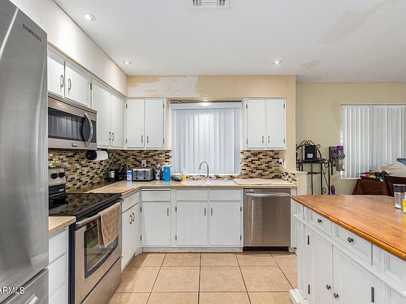 3rd image of 4730 W SUNNYSIDE Avenue