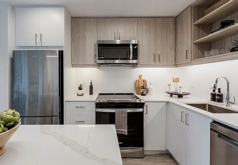 291 Queens Ave — Photo 13