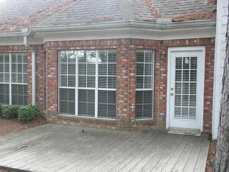 107 W Shore Dr — Photo 3