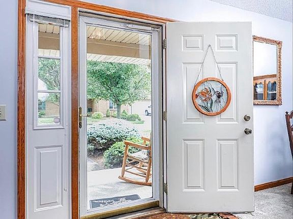 3rd image of 115 Colonial Lake Dr