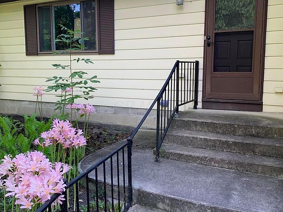 3rd image of 5883 Cummington Pl