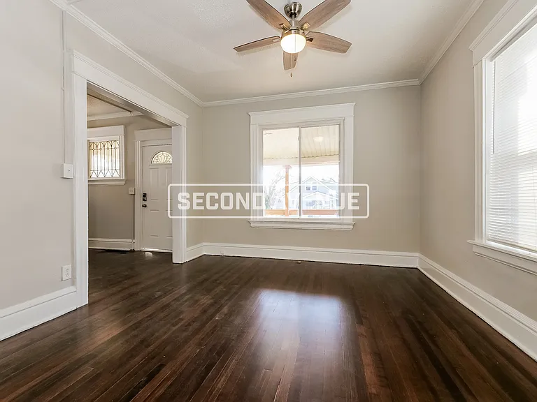 2530 Mersington Ave — Photo 7