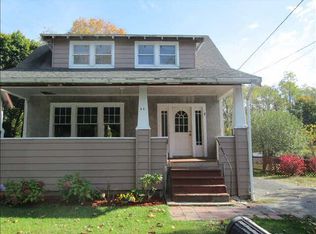 94 Creek Rd, Poughkeepsie, NY 12601