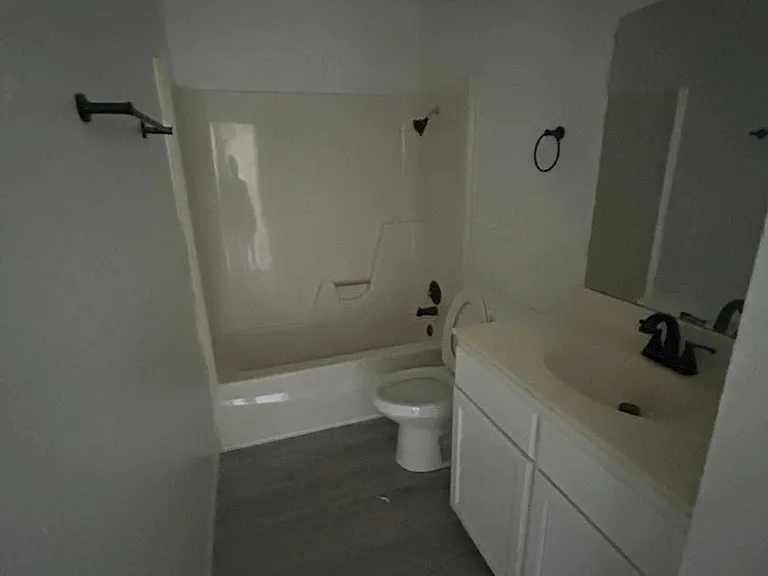 8216 Elkridge Ave — Photo 9