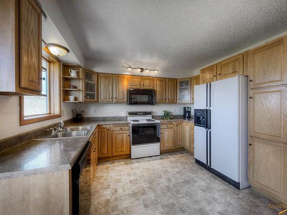 5th image of 922 Virginia Ln