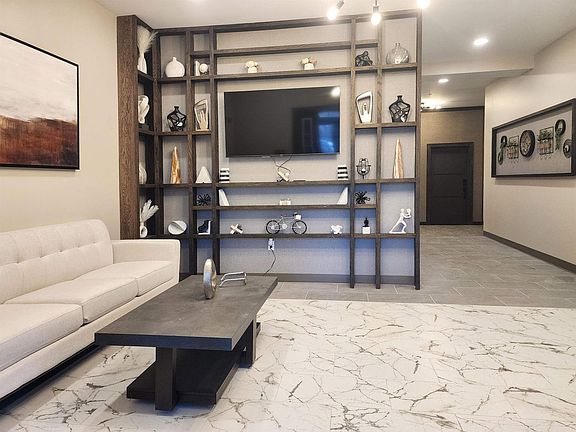 4th image of 384 Main St #207