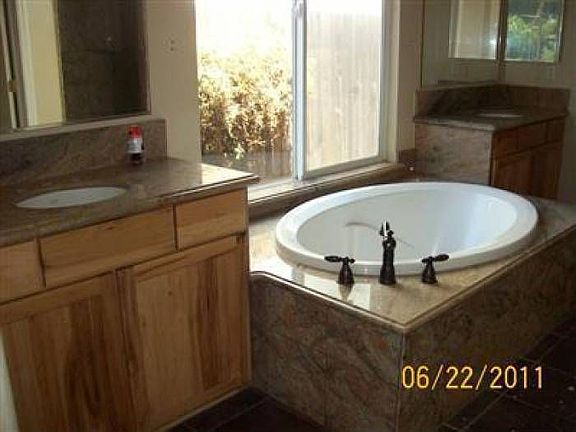 5th image of 6008 Park Village St