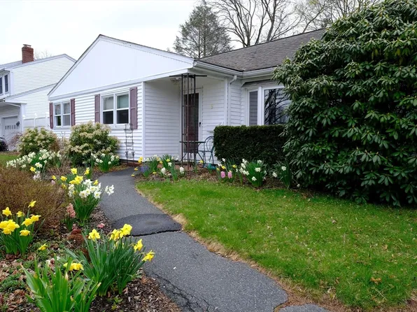 9 Stanley St, Natick, MA 01760