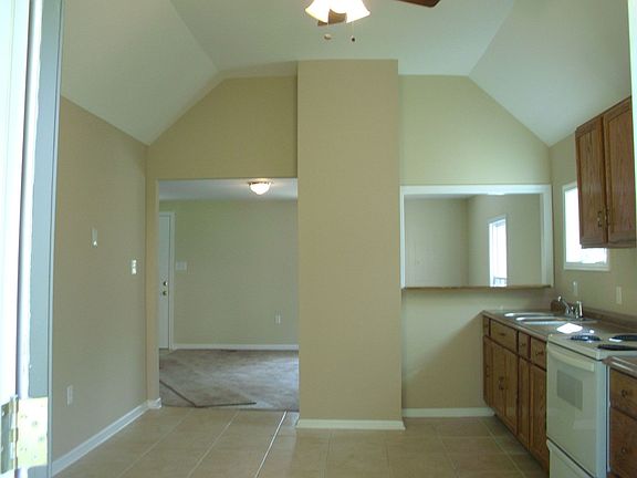 3rd image of 308 Breckenbridge St