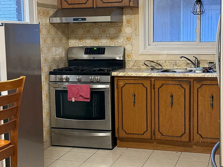 10 Fairington Cres #UPPER — Photo 6