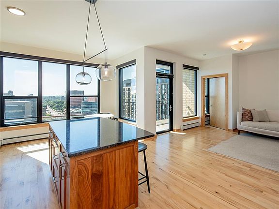 4th image of 740 Portland Ave #1202