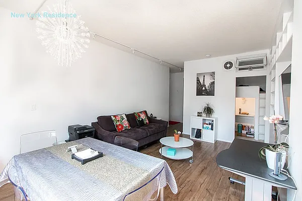 Rented by New York Residence | media 18