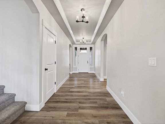 3rd image of 4095 Corvina St