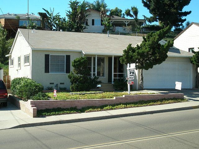 Discover Fairmount Park!Mid century 1957 charm - ready for your artistic touch